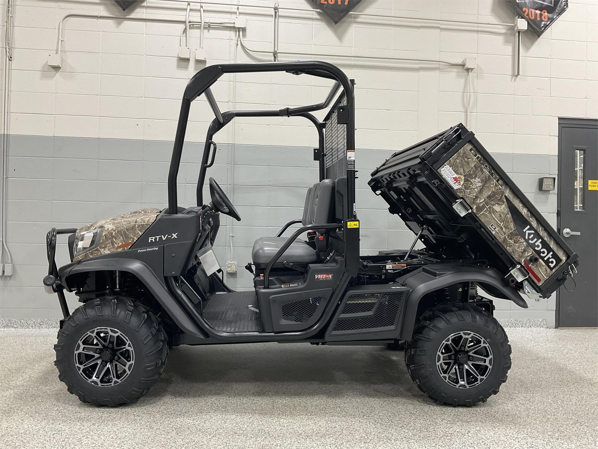 motto_kuma ROBIC ブラック グレー KUBOTA RTV-X - RTVX2-PCLAS24 - Acme Equipment.